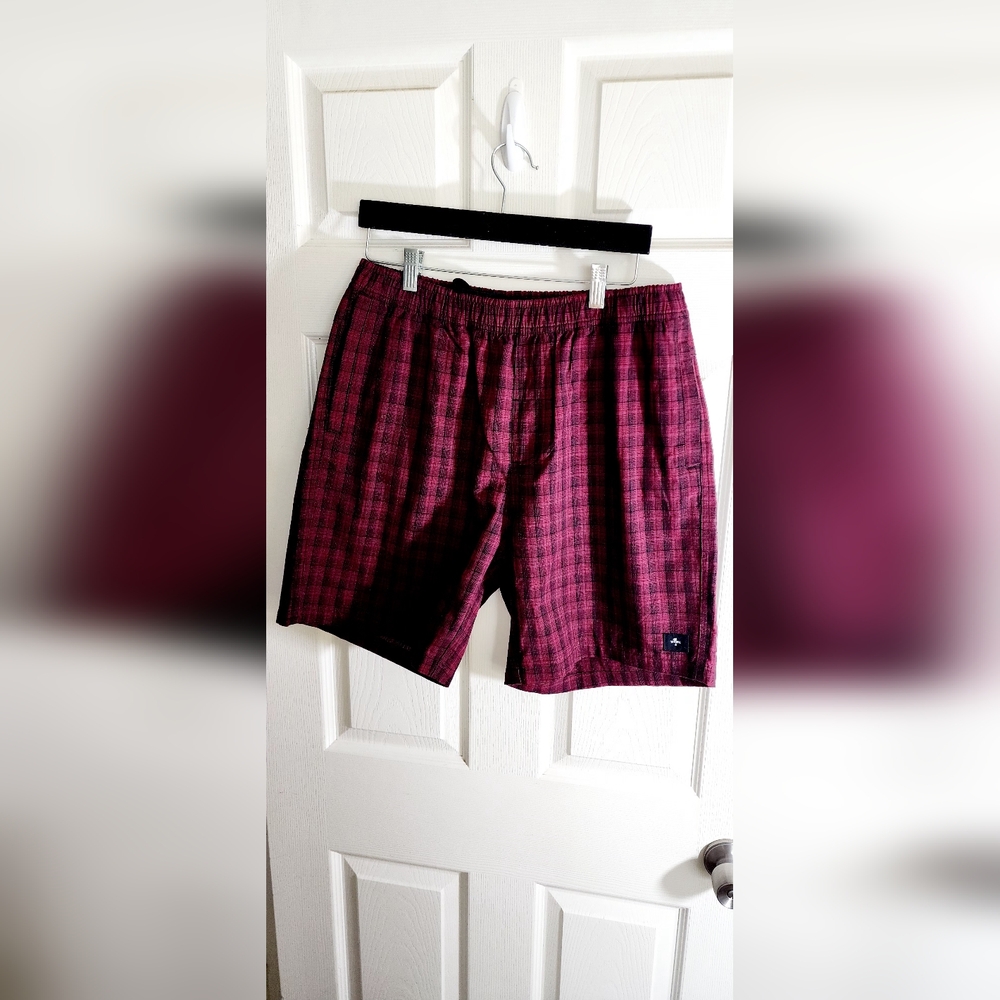 NWT THRILLS SHORT SIZE 32 MEN